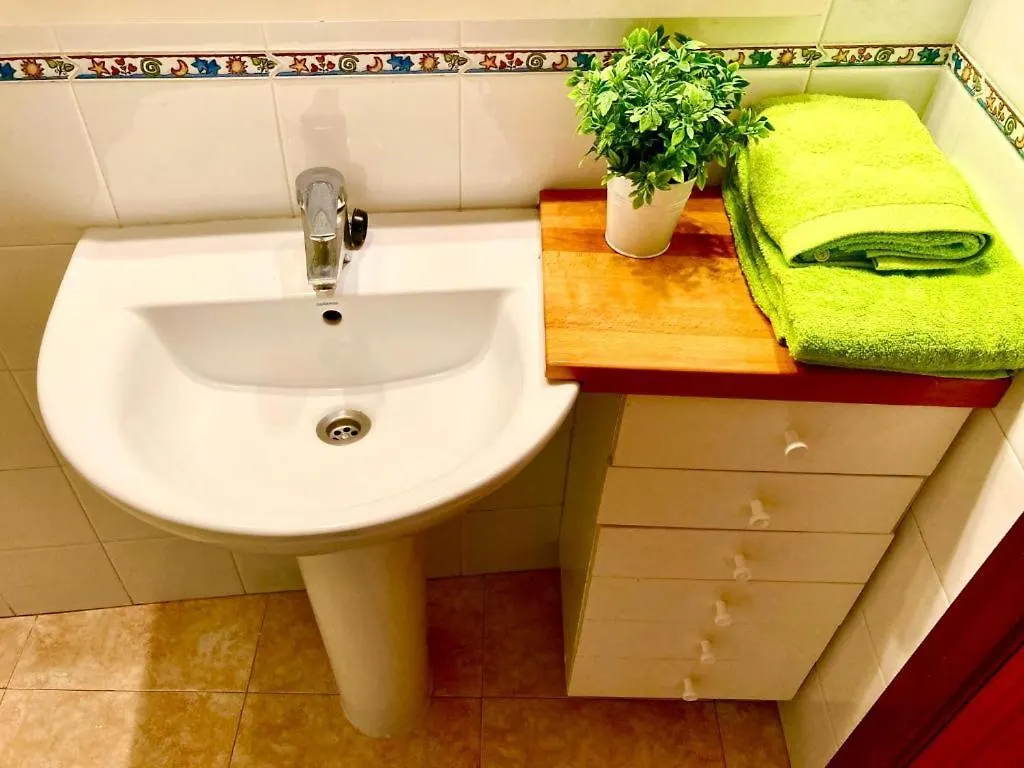 Apartamento Orient en Palamós tercera línea de mar España